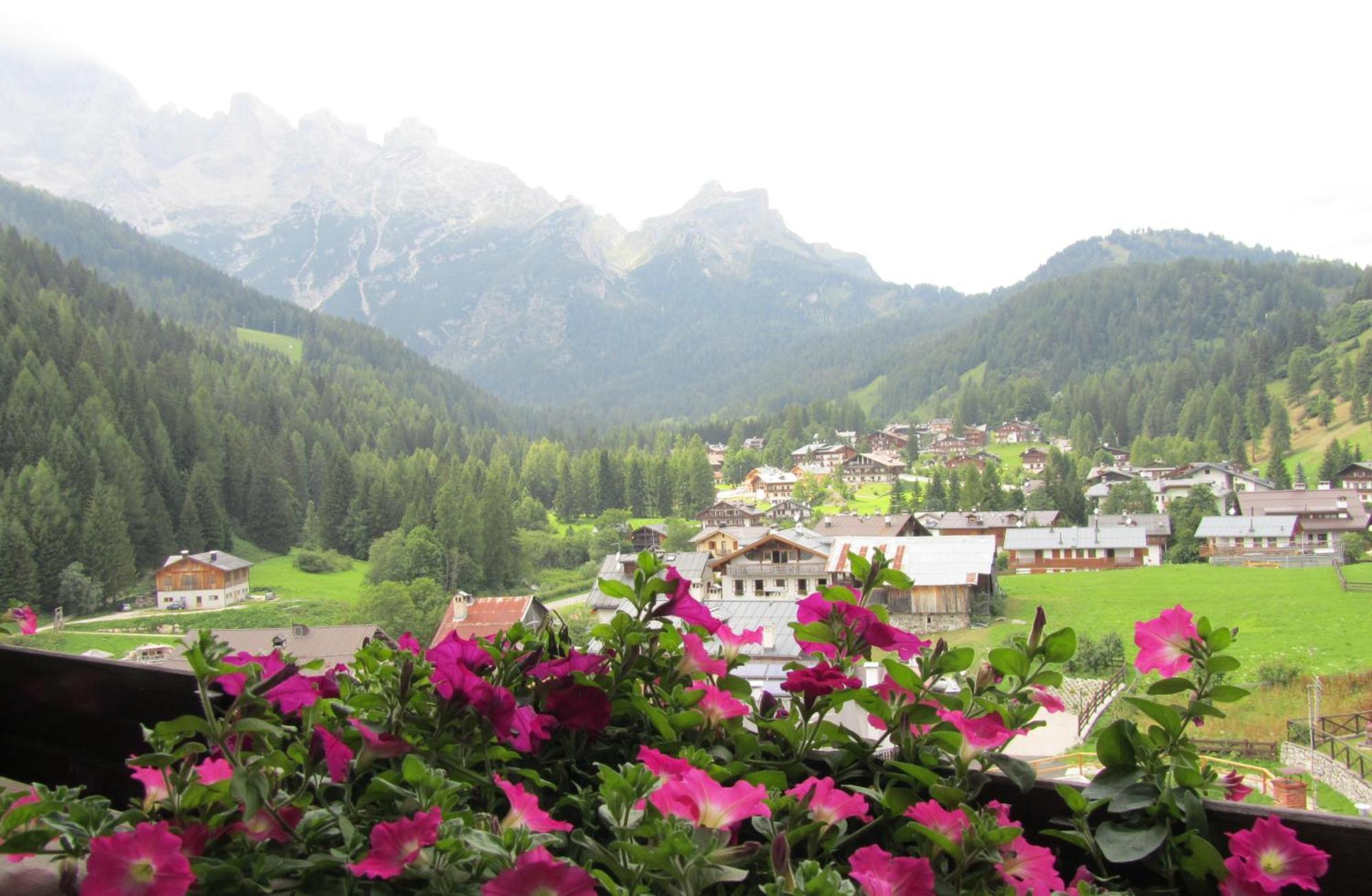 Hotel Corona Val di Zoldo Esterno foto