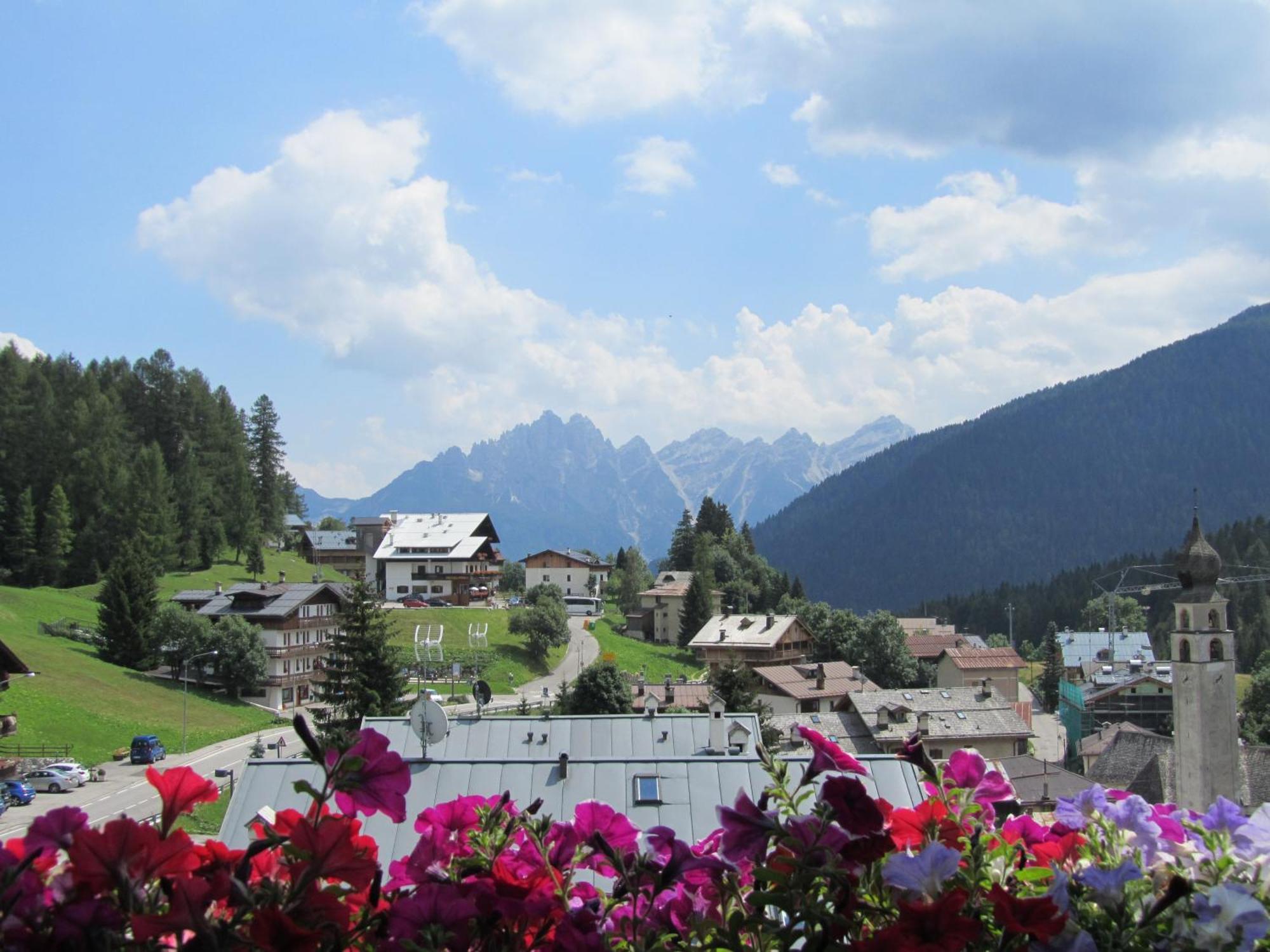 Hotel Corona Val di Zoldo Esterno foto