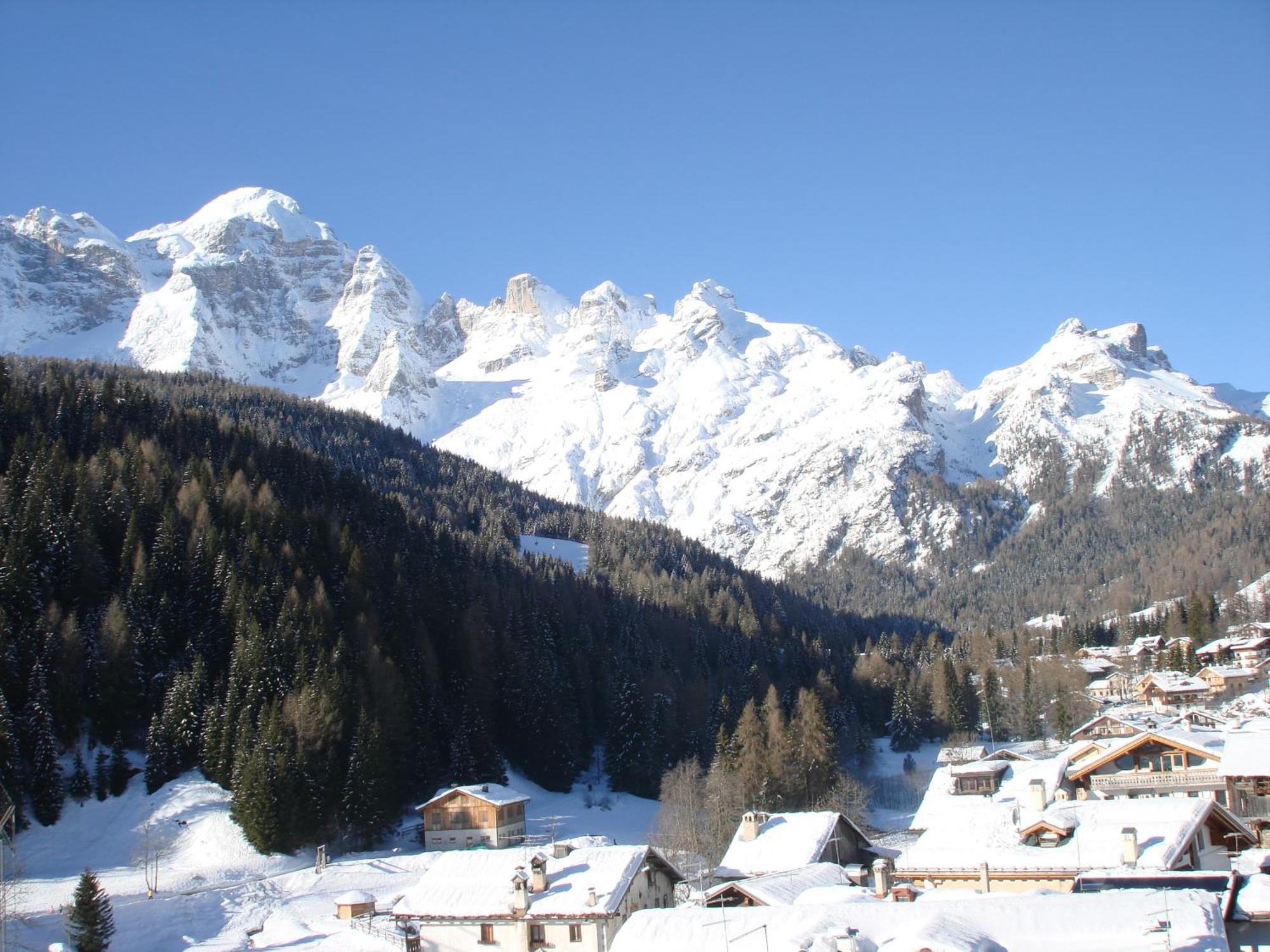 Hotel Corona Val di Zoldo Esterno foto