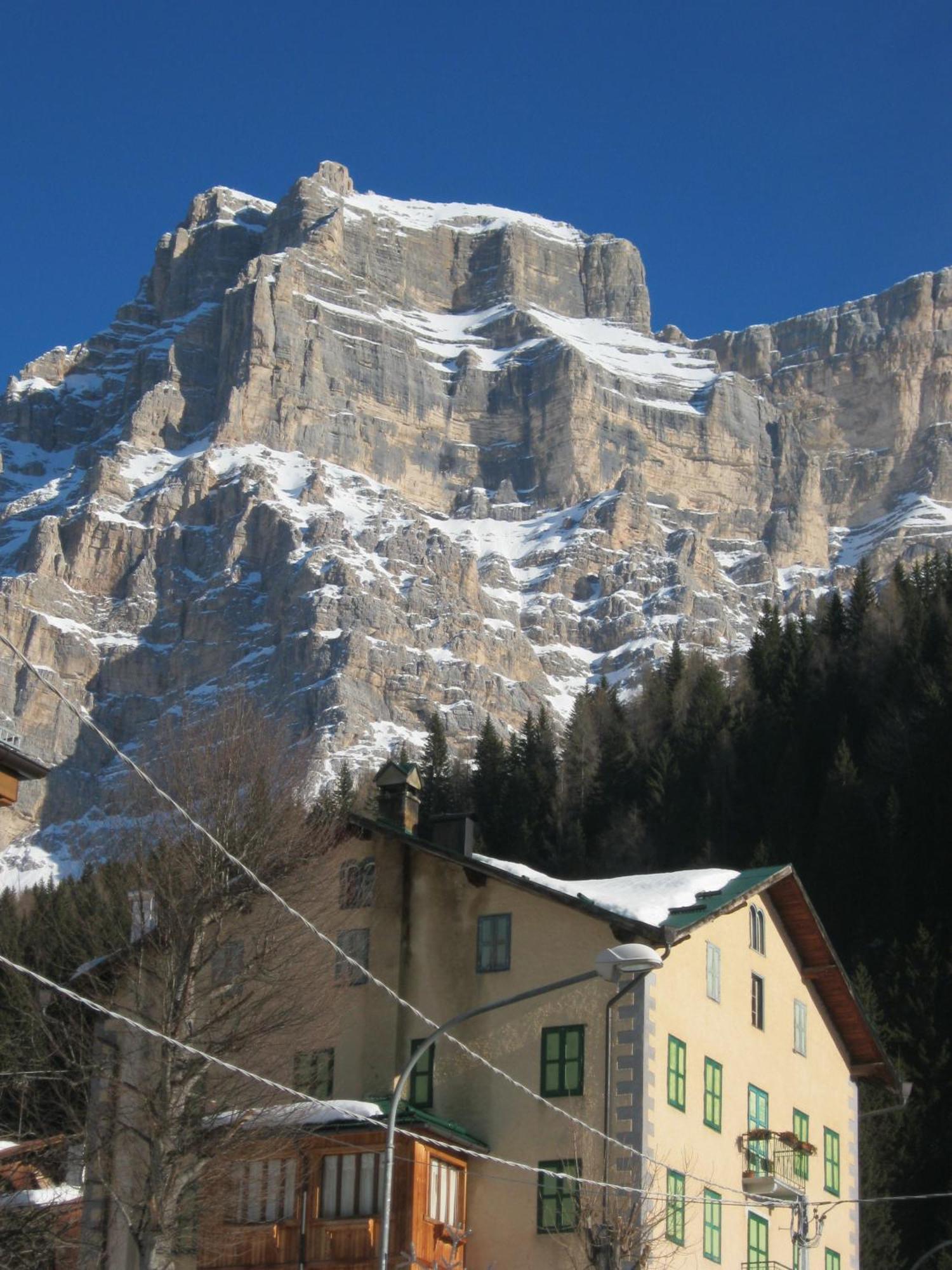 Hotel Corona Val di Zoldo Esterno foto