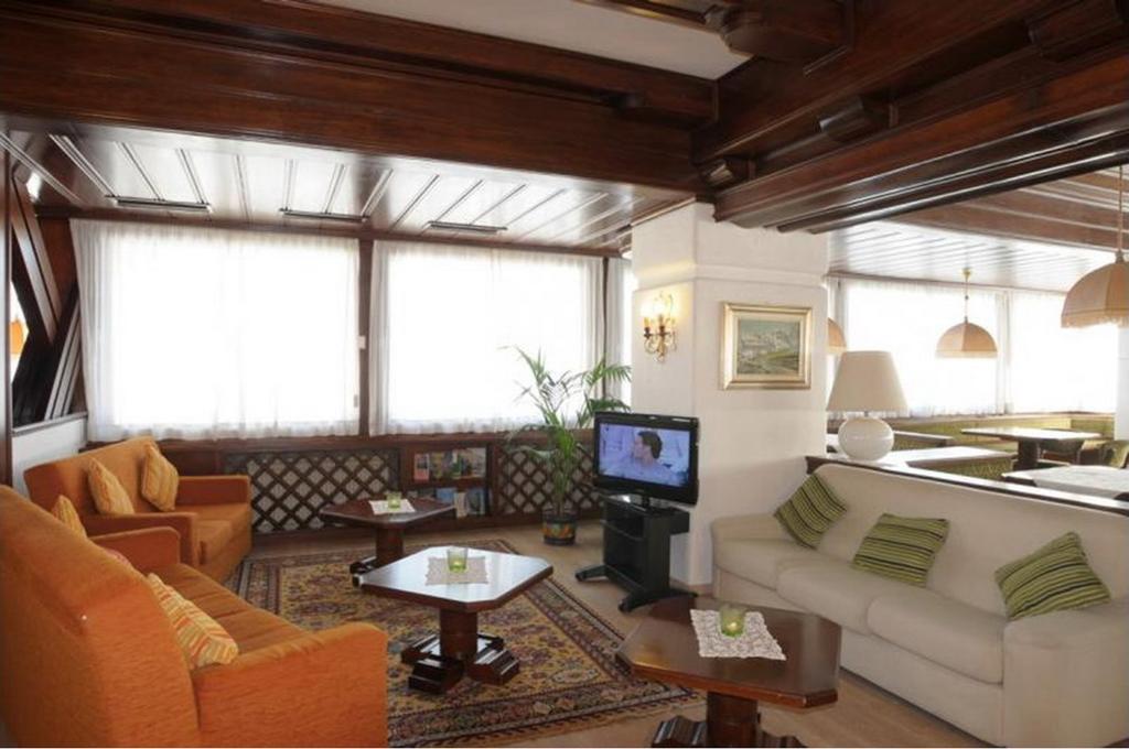 Hotel Corona Val di Zoldo Esterno foto